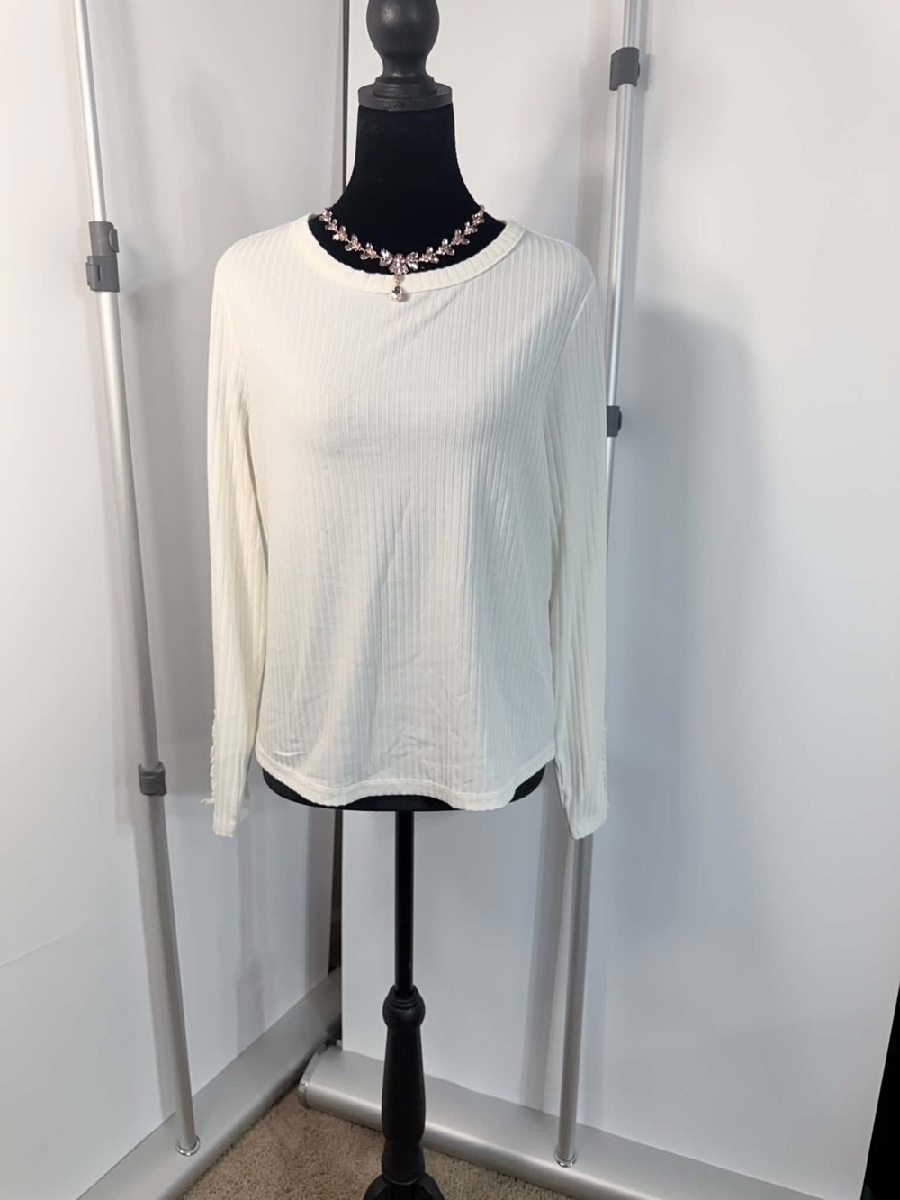 #291 American Rag Ivory Ribbed Long Sleeve Top XL – Button Cuff Coastal Chic
